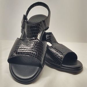SHOE SALE SAS SUNTIMER C black leather croc design size 7 slingback preowned
